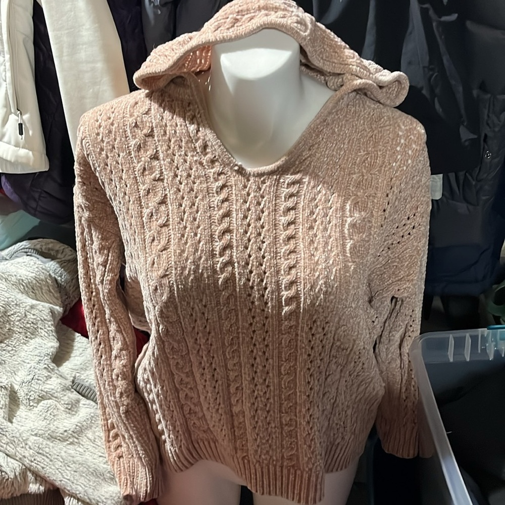 Rue and Willow soft peach pullover with hood